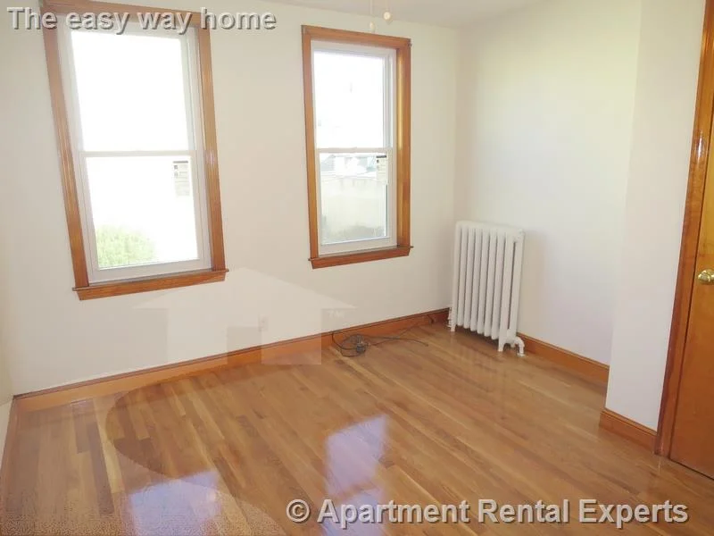 3 bed, 1 bath apartment for rent at 35 Mansfield St Unit 2, Union Square — photo 6 of 12