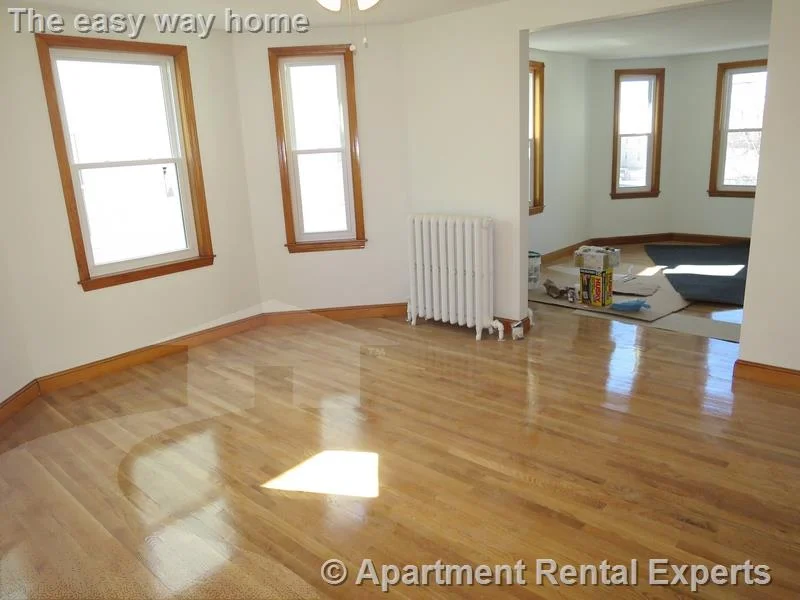 3 bed, 1 bath apartment for rent at 35 Mansfield St Unit 2, Union Square — photo 4 of 12