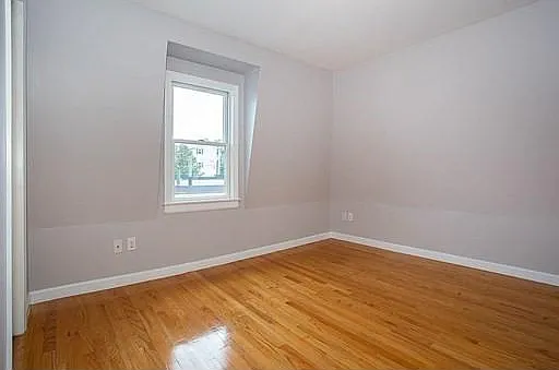 4.5 bed, 2 bath apartment for rent at 35 Maple St Unit 3, South Side — photo 11 of 19