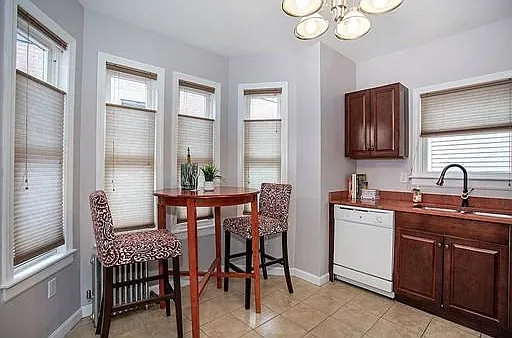 4.5 bed, 2 bath apartment for rent at 35 Maple St Unit 3, South Side — photo 4 of 19