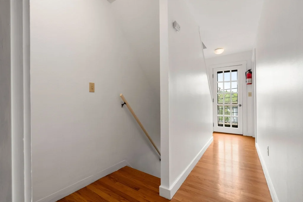 3 bed, 2 bath apartment for rent at 35 Merrimac Unit 35, Amesbury — photo 24 of 41