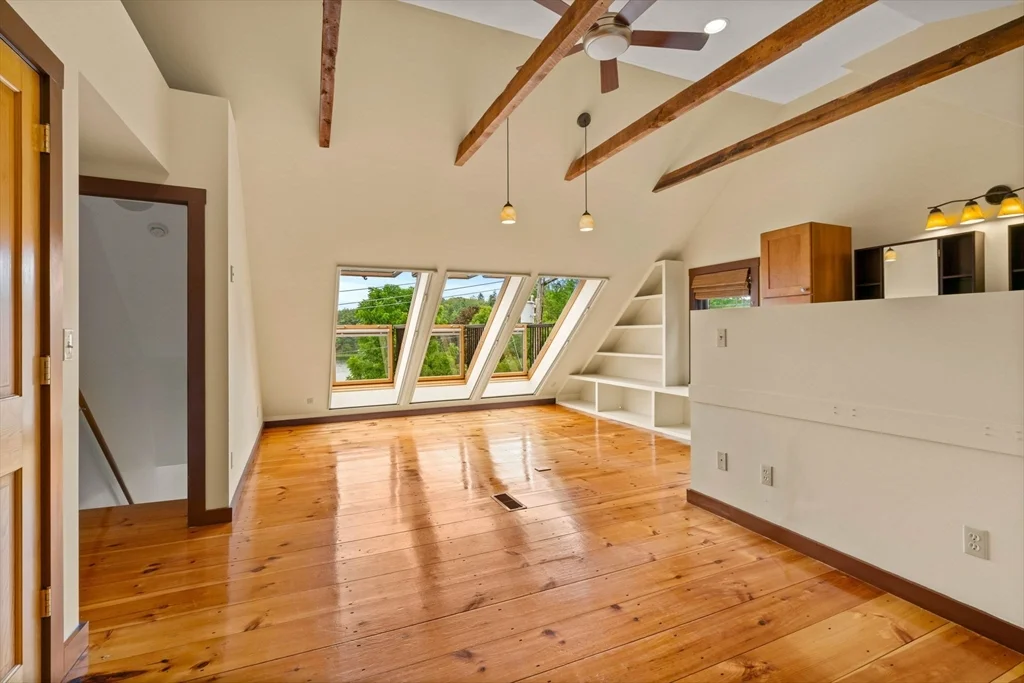 3 bed, 2 bath apartment for rent at 35 Merrimac Unit 35, Amesbury — photo 9 of 41