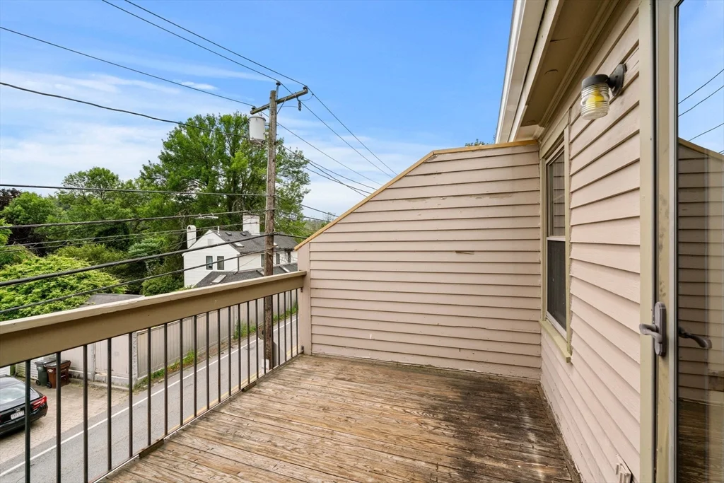 3 bed, 2 bath apartment for rent at 35 Merrimac Unit 35, Amesbury — photo 16 of 41
