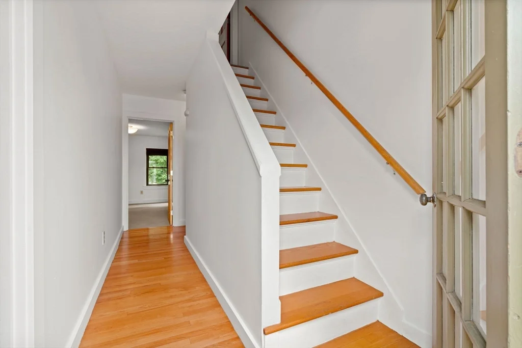 3 bed, 2 bath apartment for rent at 35 Merrimac Unit 35, Amesbury — photo 25 of 41