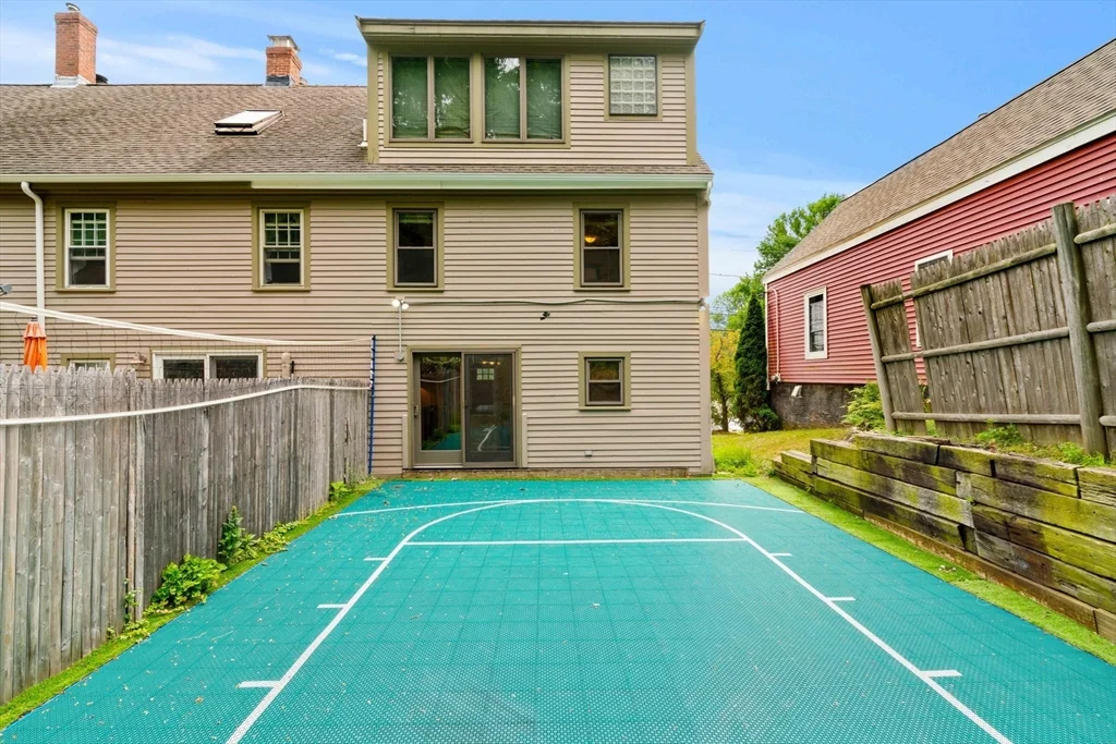 3 bed, 2 bath apartment for rent at 35 Merrimac Unit 35, Amesbury — photo 35 of 41