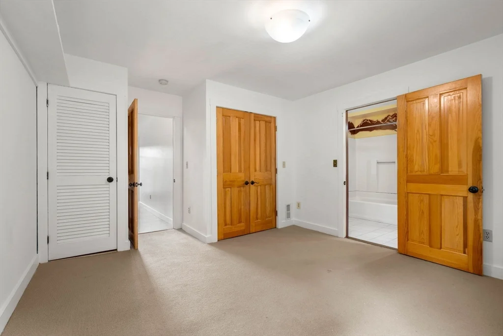 3 bed, 2 bath apartment for rent at 35 Merrimac Unit 35, Amesbury — photo 22 of 41