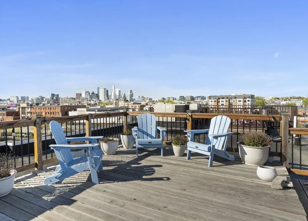 3 bed, 2 bath apartment for rent at 35 Middle St Unit A, South Boston — photo 21 of 24