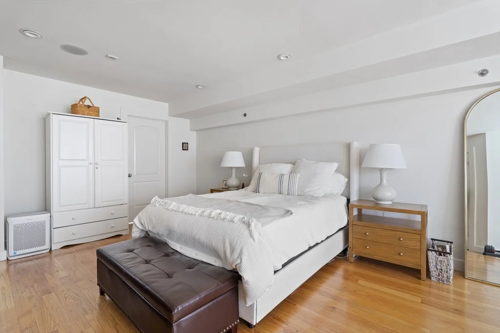 3 bed, 2 bath apartment for rent at 35 Middle St Unit A, South Boston — photo 12 of 24