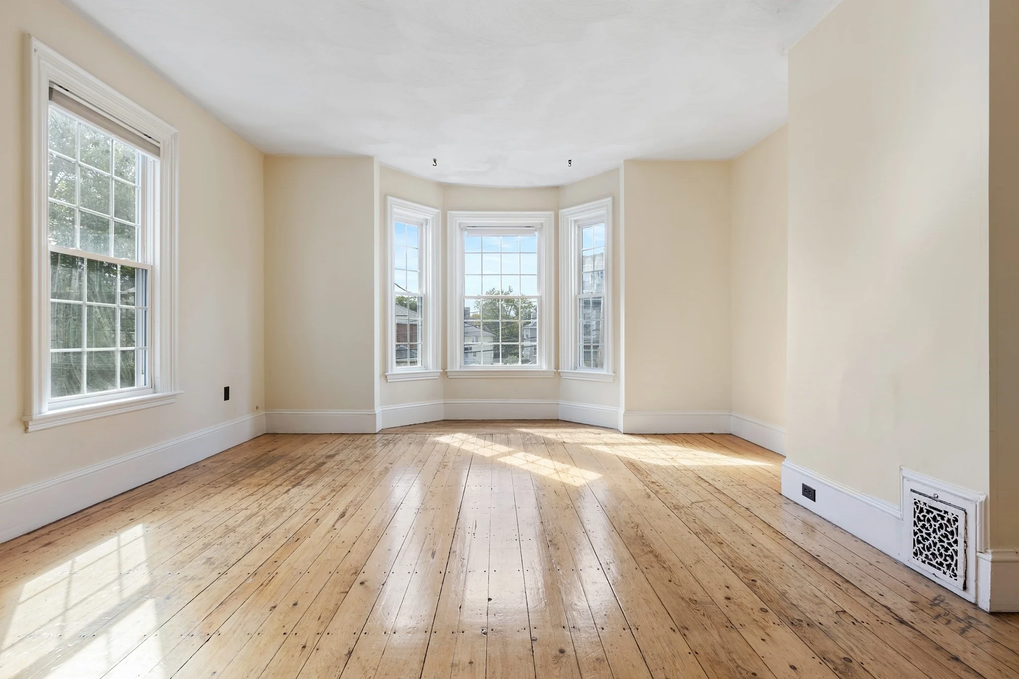 3 bed, 1 bath apartment for rent at 35 Morse St Unit 2, Newton Corner — photo 3 of 30