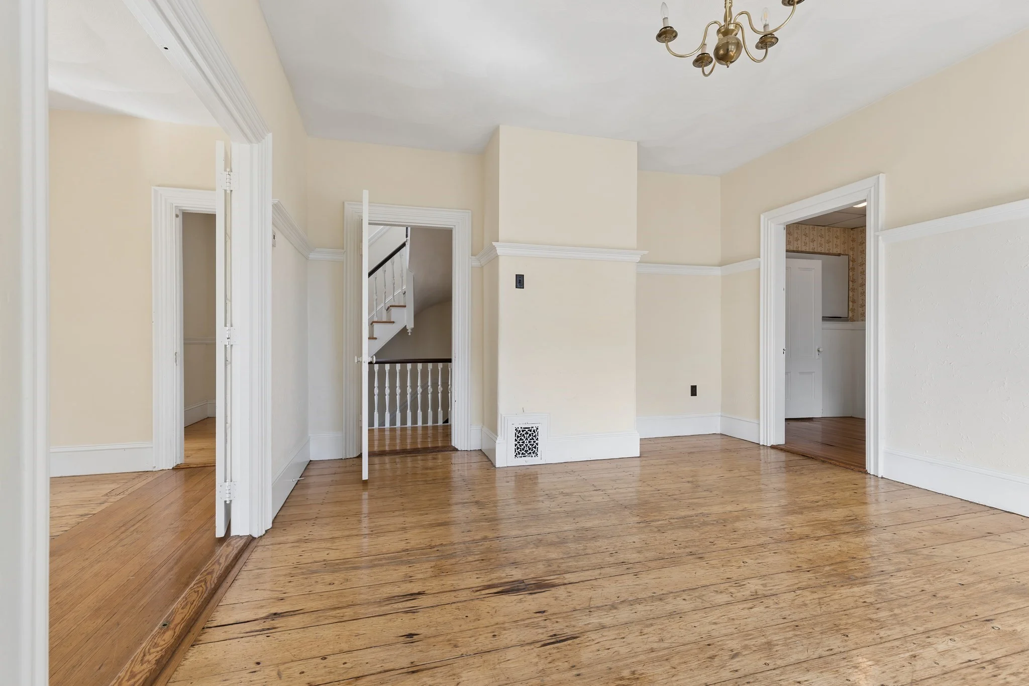 3 bed, 1 bath apartment for rent at 35 Morse St Unit 2, Newton Corner — photo 5 of 30