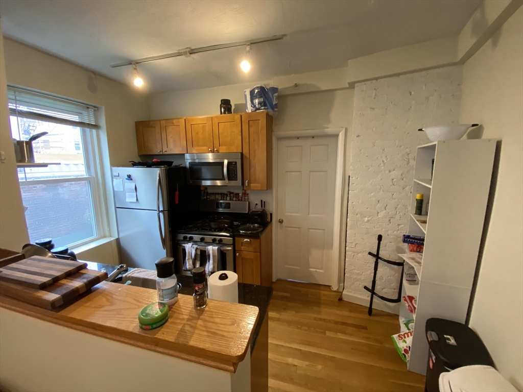 2 bed, 1 bath apartment for rent at 35 North Margin St Unit 2, North End — photo 5 of 11