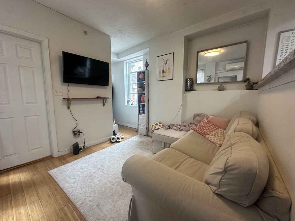 2 bed, 1 bath apartment for rent at 35 North Margin St Unit 6, North End — photo 3 of 11