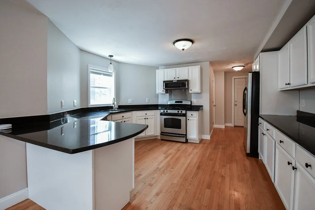 1 bed, 1 bath apartment for rent at 35 Newbern Ave Unit 1, Medford — photo 1 of 11