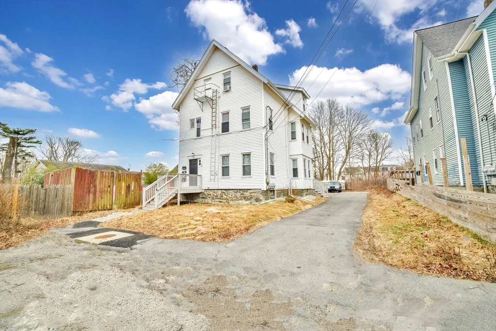 3 bed, 1 bath apartment for rent at 35 Newcomb Pl Unit 2, Taunton — photo 2 of 15