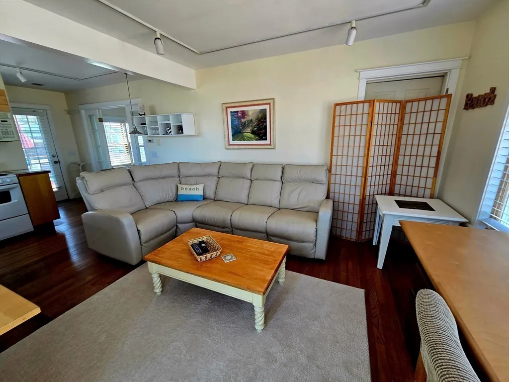 1 bed, 1 bath apartment for rent at 35 Northern Unit Side, Plum Island — photo 8 of 16