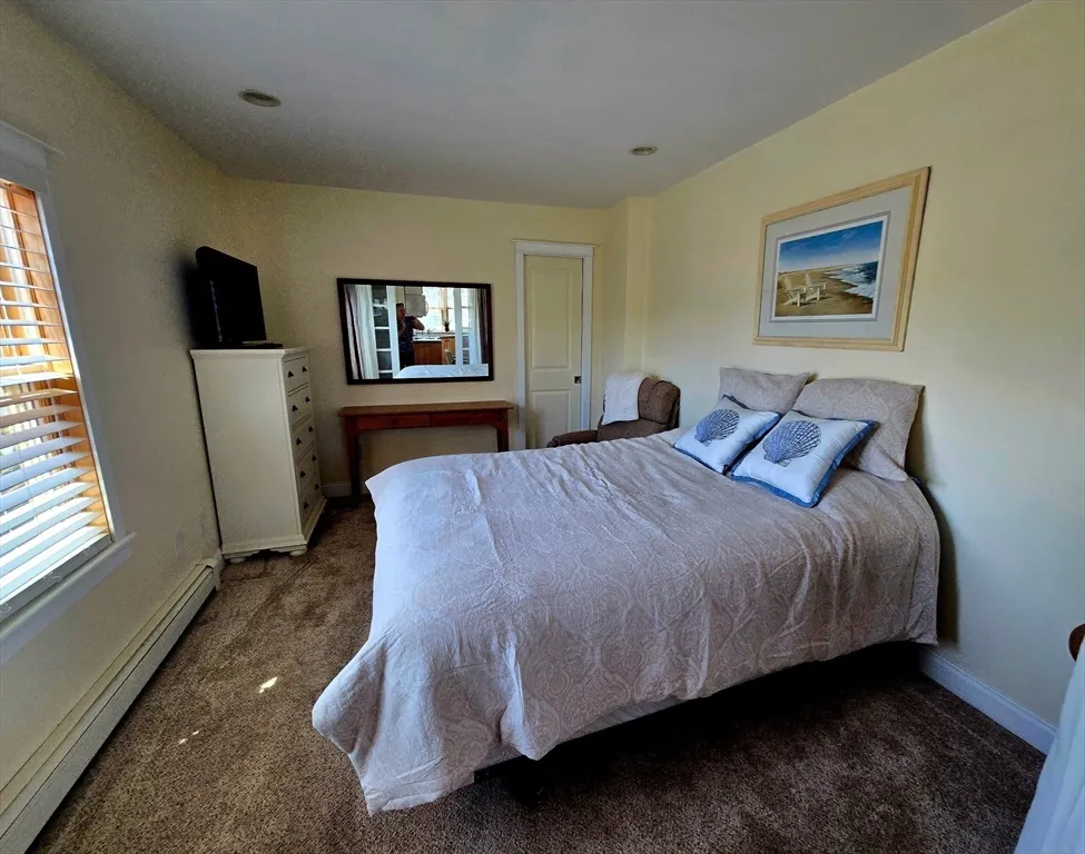 1 bed, 1 bath apartment for rent at 35 Northern Unit Side, Plum Island — photo 11 of 16
