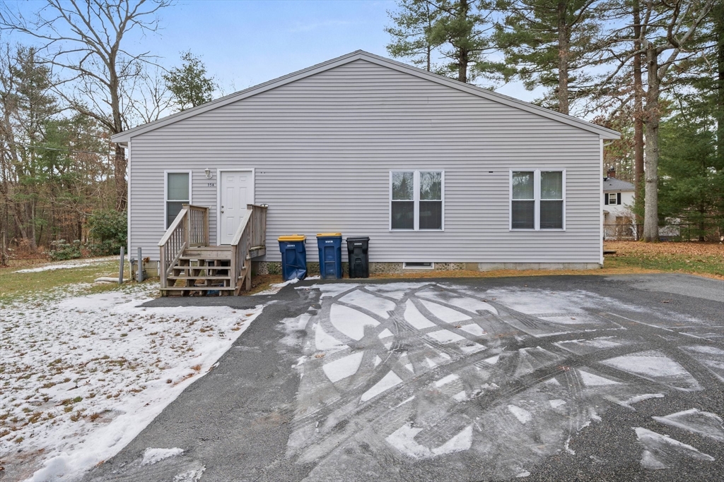 4 bed, 2 bath apartment for rent at 35 Norwood Unit A, Sharon — photo 3 of 20