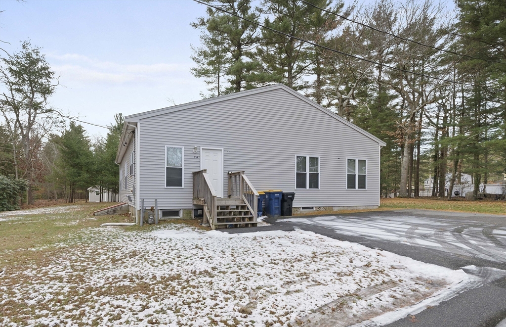 4 bed, 2 bath apartment for rent at 35 Norwood Unit A, Sharon — photo 2 of 20