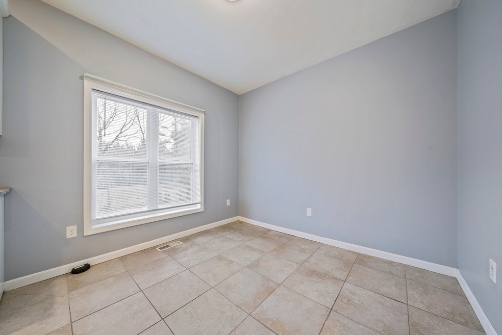 4 bed, 2 bath apartment for rent at 35 Norwood Unit A, Sharon — photo 7 of 20