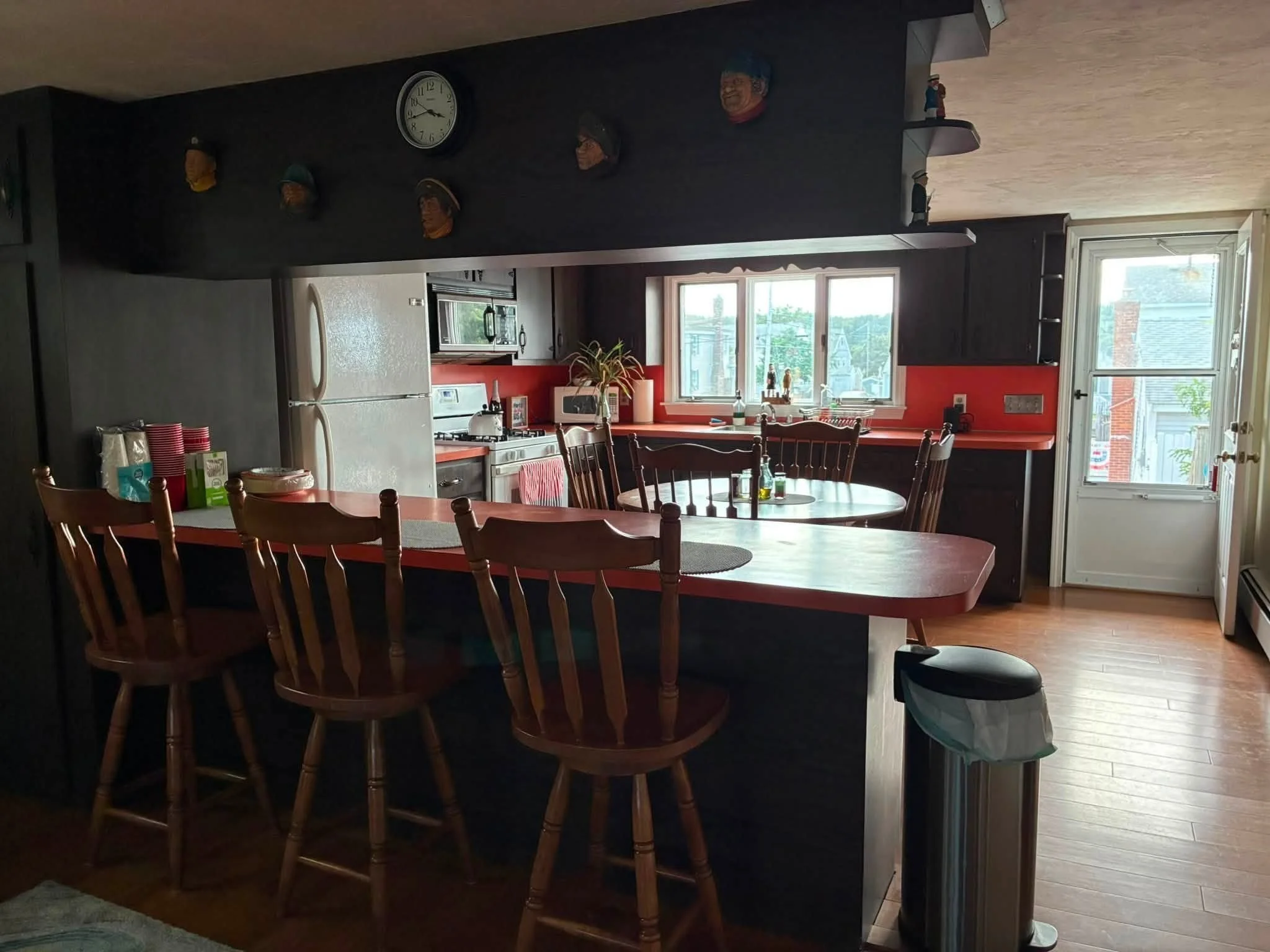 2 bed, 1 bath apartment for rent at 35 Ocean Dr, Scituate — photo 2 of 9