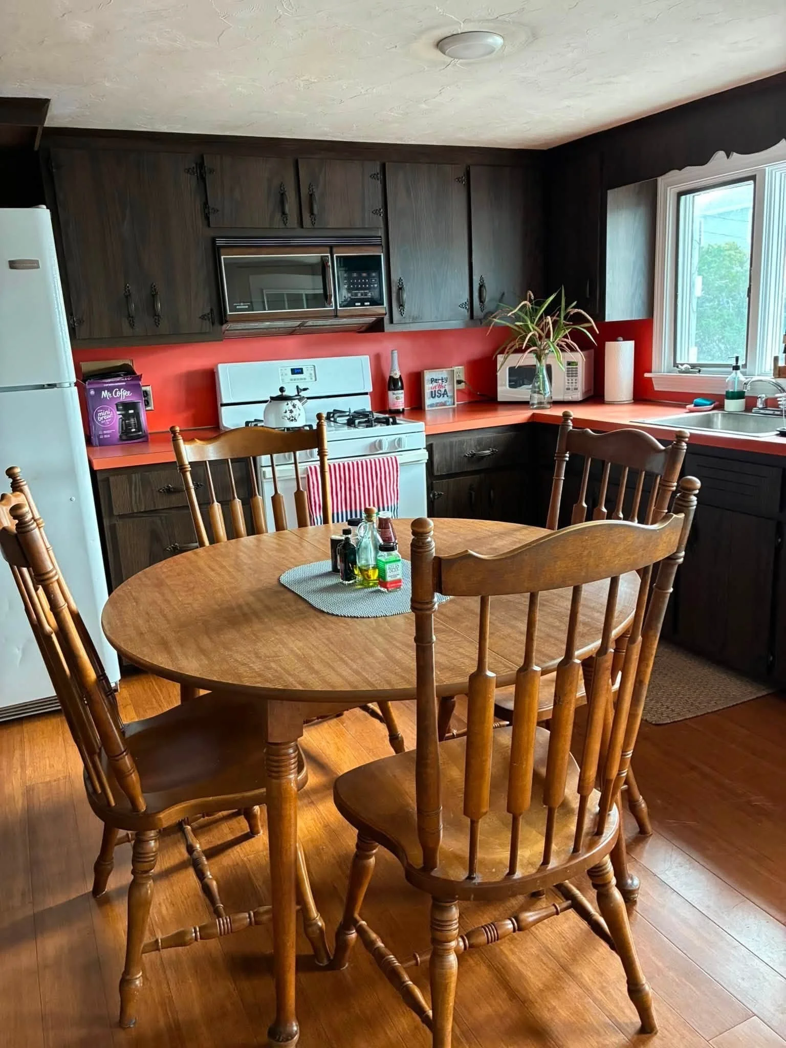 2 bed, 1 bath apartment for rent at 35 Ocean Dr, Scituate — photo 5 of 9