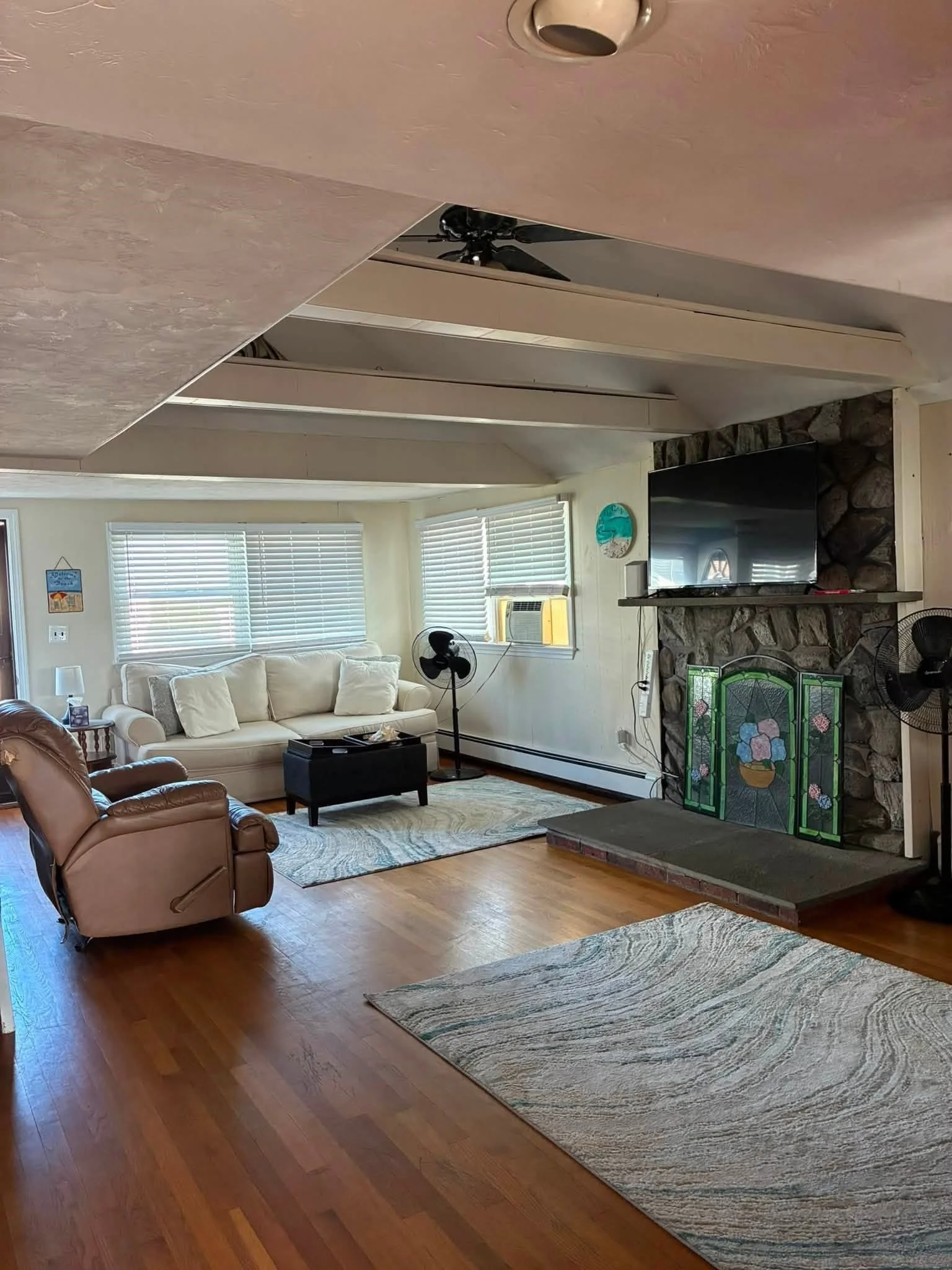 2 bed, 1 bath apartment for rent at 35 Ocean Dr, Scituate