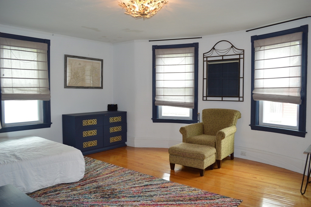 5 bed, 2 bath apartment for rent at 35 Oliver Unit 0, Framingham — photo 12 of 20