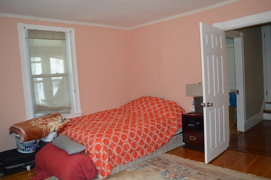 5 bed, 2 bath apartment for rent at 35 Oliver Unit 0, Framingham — photo 14 of 20