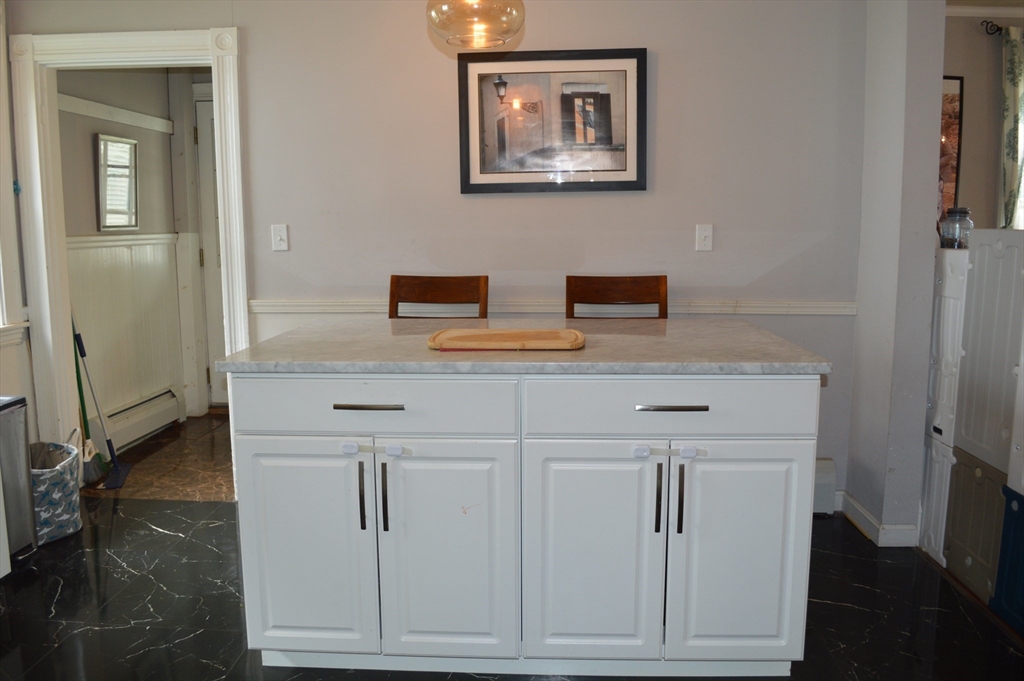 5 bed, 2 bath apartment for rent at 35 Oliver Unit 0, Framingham — photo 3 of 20