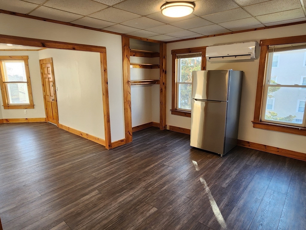 3 bed, 1 bath apartment for rent at 35 Oxford St Unit 2, Fall River — photo 5 of 13