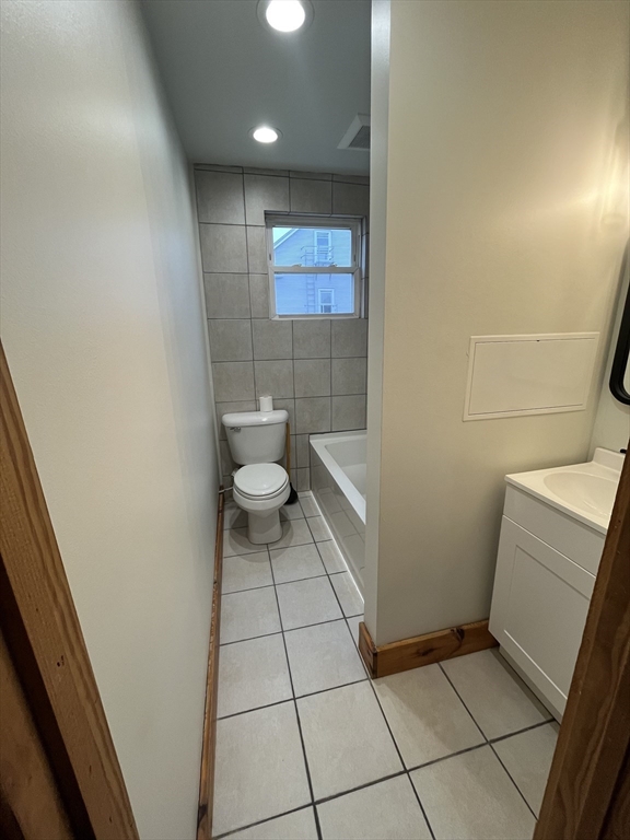 3 bed, 1 bath apartment for rent at 35 Oxford St Unit 2, Fall River — photo 10 of 13