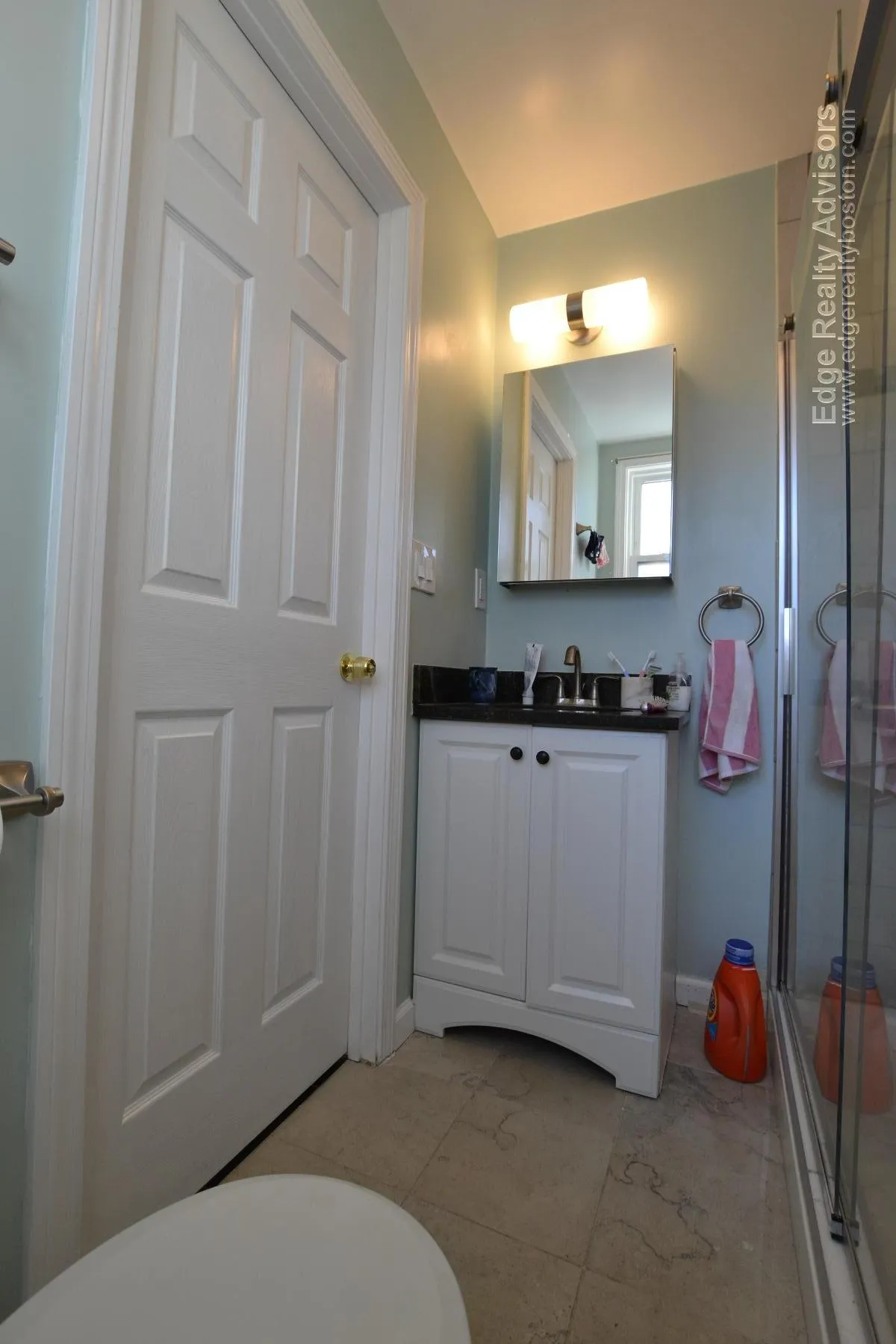 3 bed, 2 bath apartment for rent at 35 Palmer St Unit R, Banks Square — photo 9 of 14