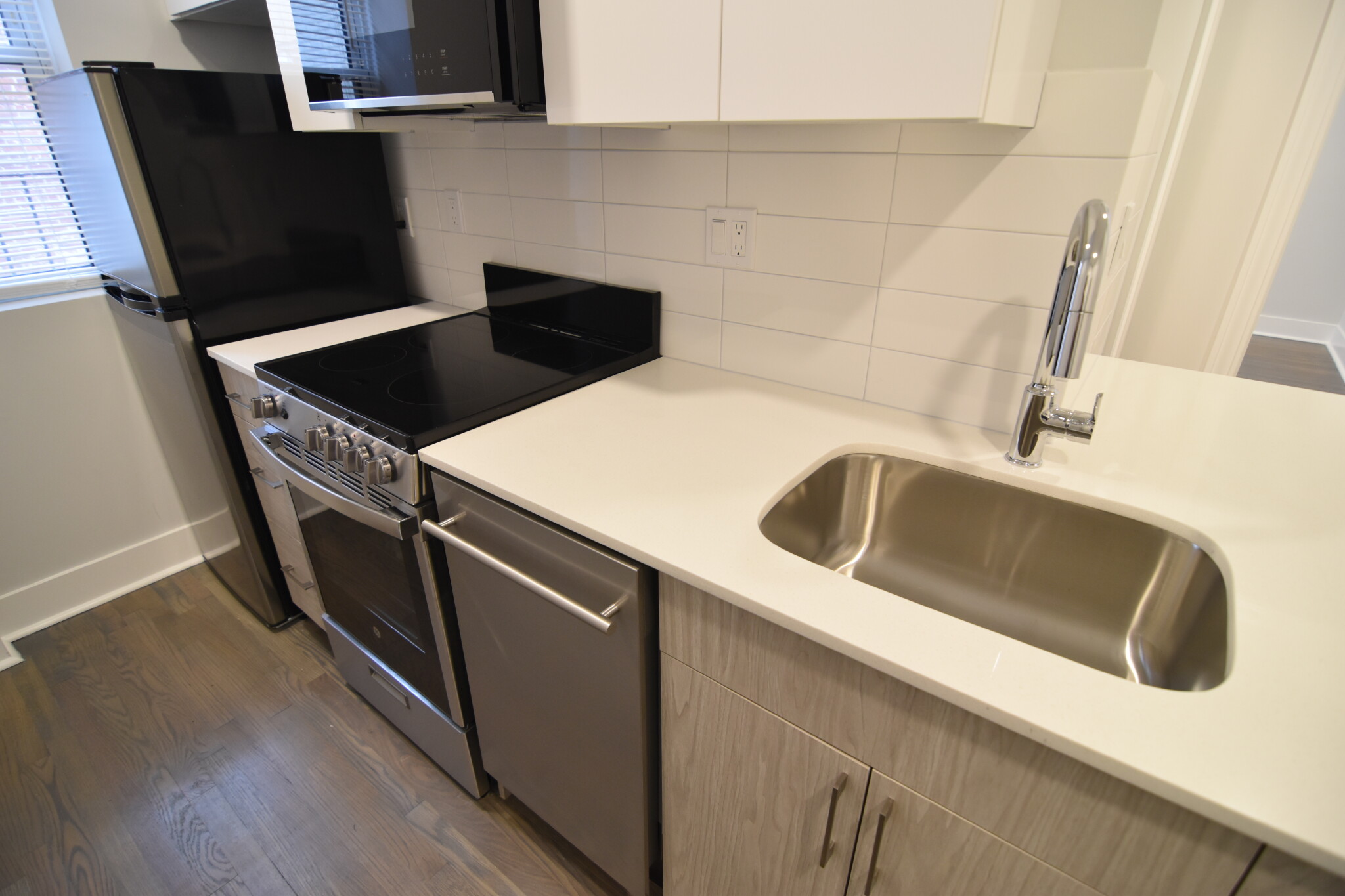 Studio bed, 1 bath apartment for rent at 35 Park Dr Unit 14, Fenway — photo 2 of 16