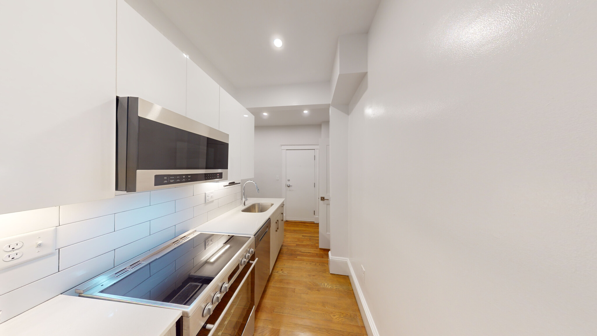 Studio bed, 1 bath apartment for rent at 35 Park Dr Unit 2, Fenway — photo 2 of 13