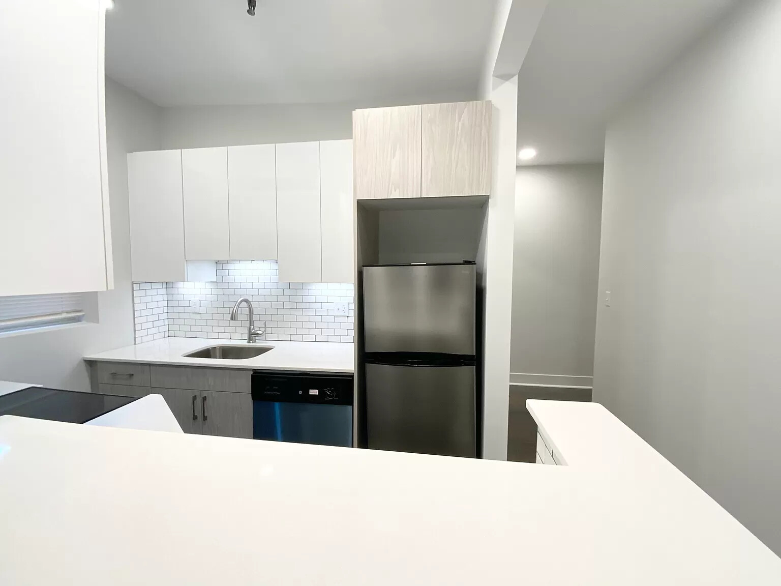 Studio bed, 1 bath apartment for rent at 35 Park Dr Unit 3, Fenway — photo 2 of 4