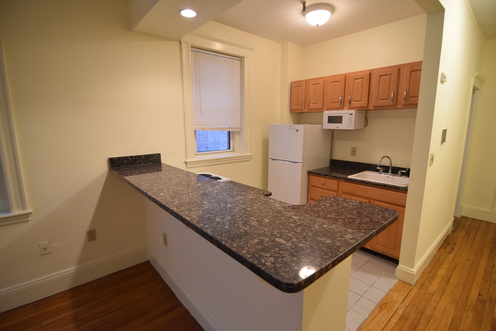 Studio bed, 1 bath apartment for rent at 35 Park Dr Unit 4, Fenway