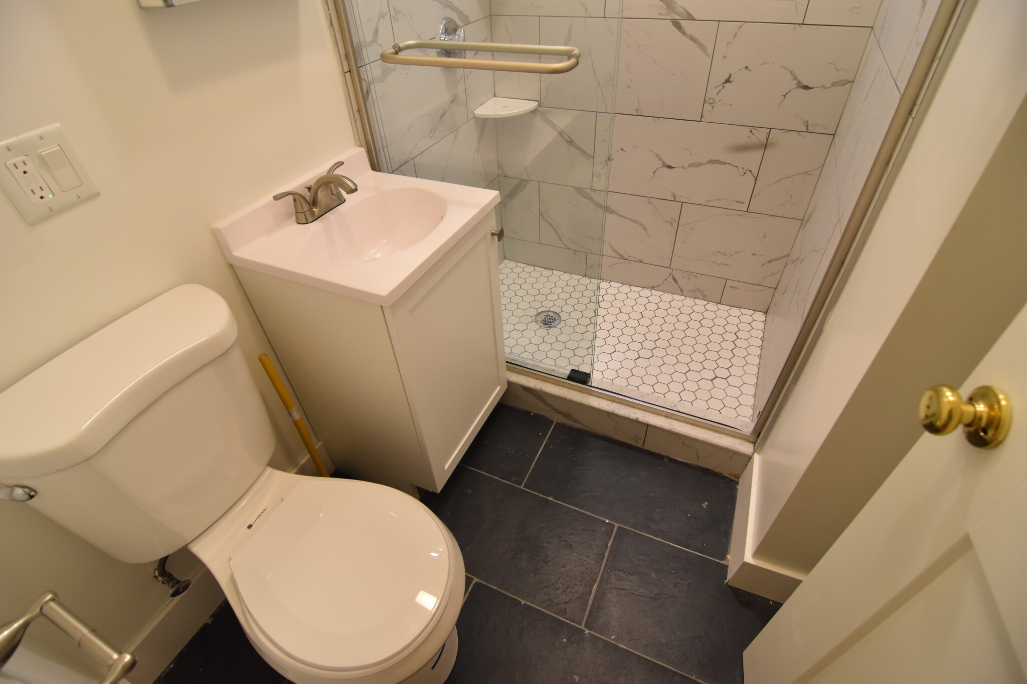 Studio bed, 1 bath apartment for rent at 35 Park Dr Unit 4, Fenway — photo 6 of 11