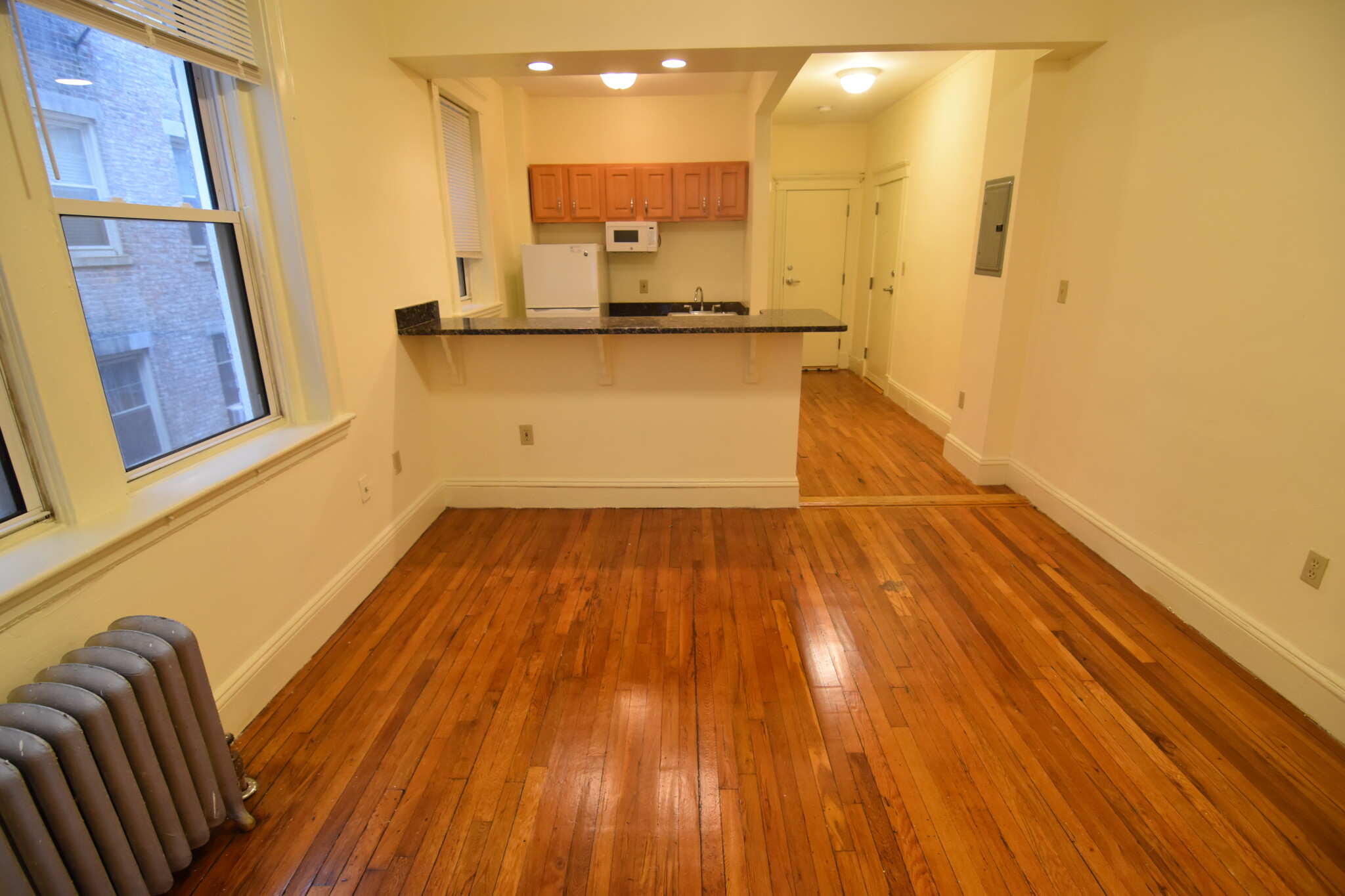 Studio bed, 1 bath apartment for rent at 35 Park Dr Unit 4, Fenway — photo 3 of 11