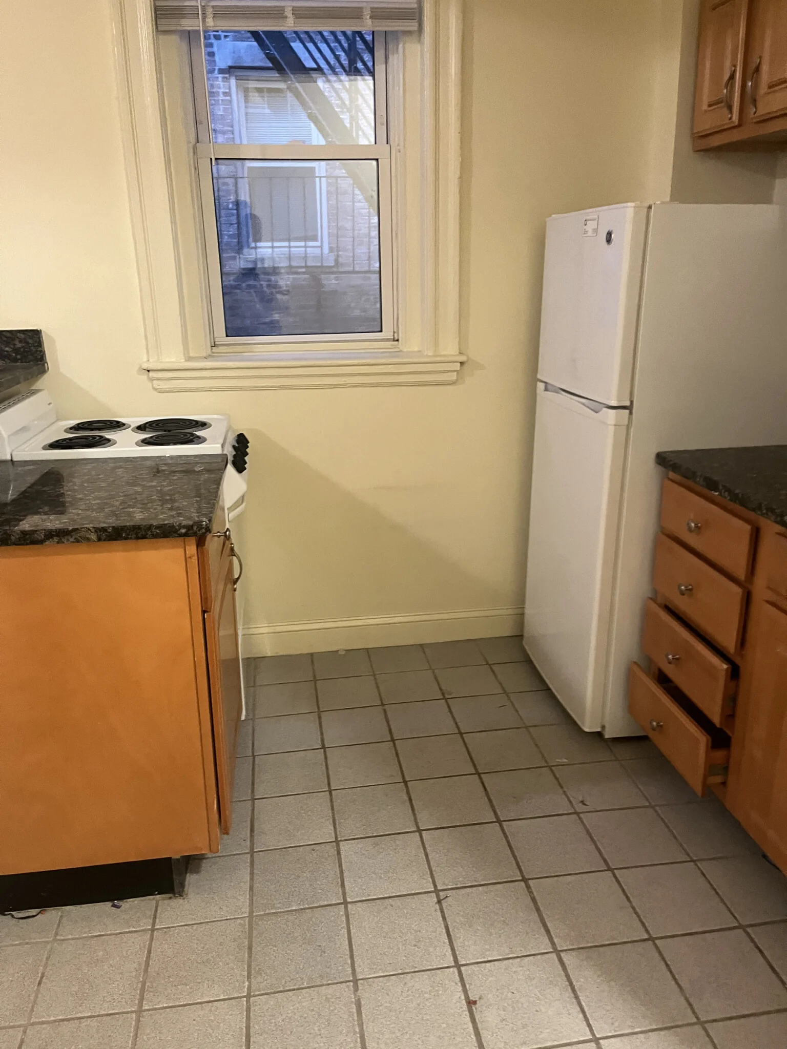 Studio bed, 1 bath apartment for rent at 35 Park Dr Unit U4, Fenway — photo 4 of 10