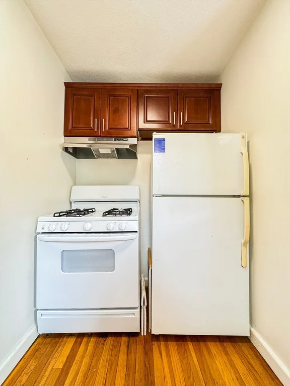 1 bed, 1 bath apartment for rent at 35 Parker St Unit 2, Quincy — photo 4 of 6