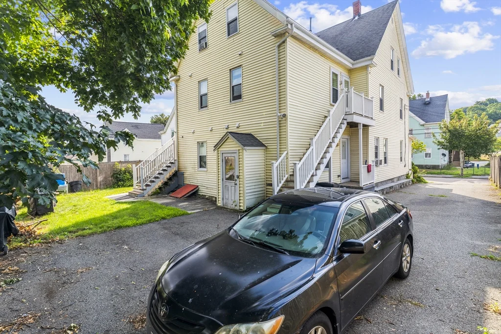 4 bed, 1 bath apartment for rent at 35 Payne Unit 2, Quincy — photo 22 of 25