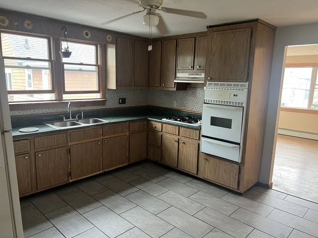 2 bed, 1 bath apartment for rent at 35 Pearl Ave Unit 2, Winthrop — photo 2 of 11