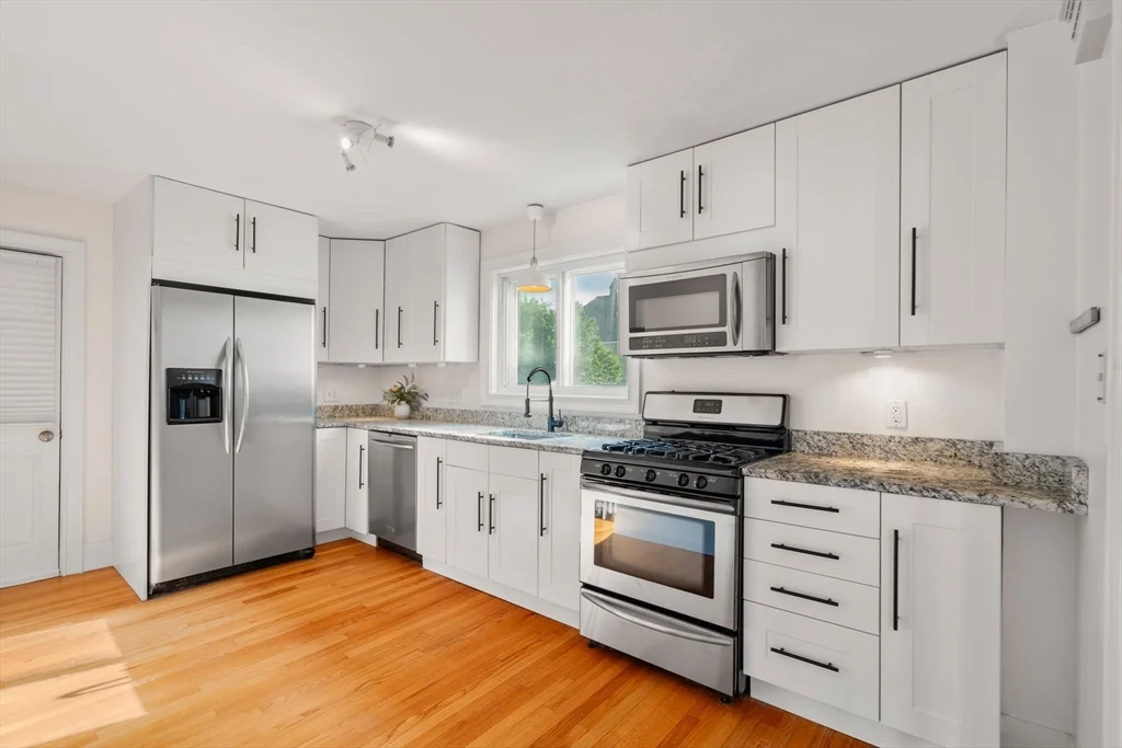 2 bed, 2 bath apartment for rent at 35 Perkins St Unit 1, Winthrop Beach — photo 7 of 20
