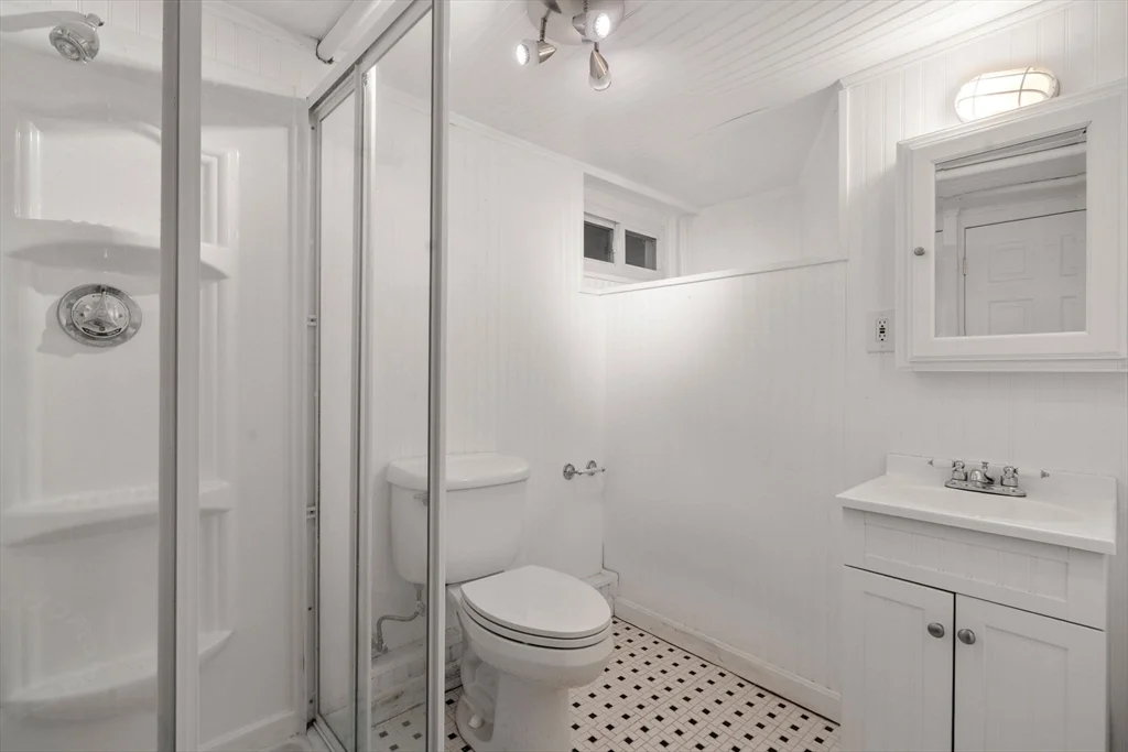 2 bed, 2 bath apartment for rent at 35 Perkins St Unit 1, Winthrop Beach — photo 12 of 20