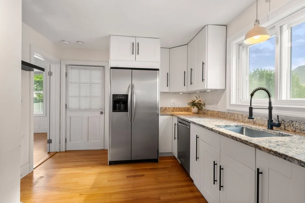 2 bed, 2 bath apartment for rent at 35 Perkins St Unit 1, Winthrop Beach — photo 6 of 20