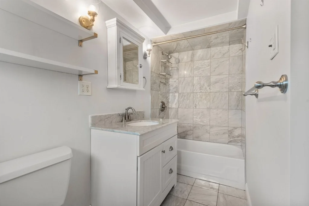 2 bed, 2 bath apartment for rent at 35 Perkins St Unit 1, Winthrop Beach — photo 9 of 20