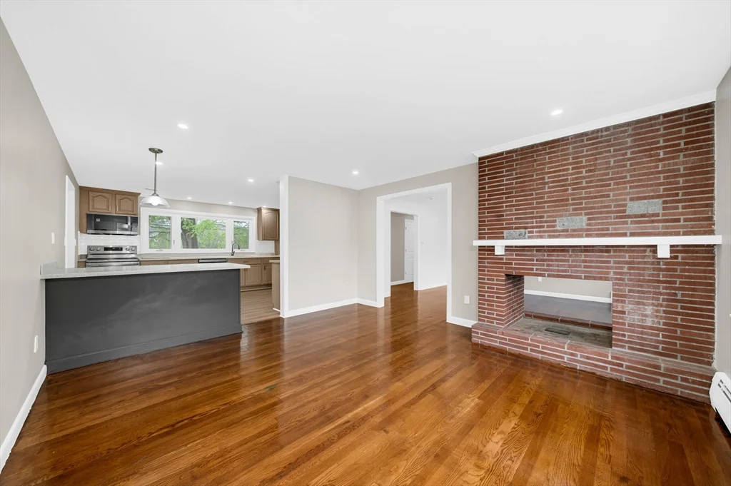 3 bed, 1 bath apartment for rent at 35 Peters St Unit 1, North Andover — photo 9 of 26
