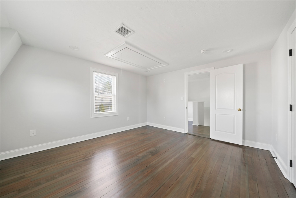 3 bed, 1 bath apartment for rent at 35 Phillips Ave, Stoughton — photo 15 of 24