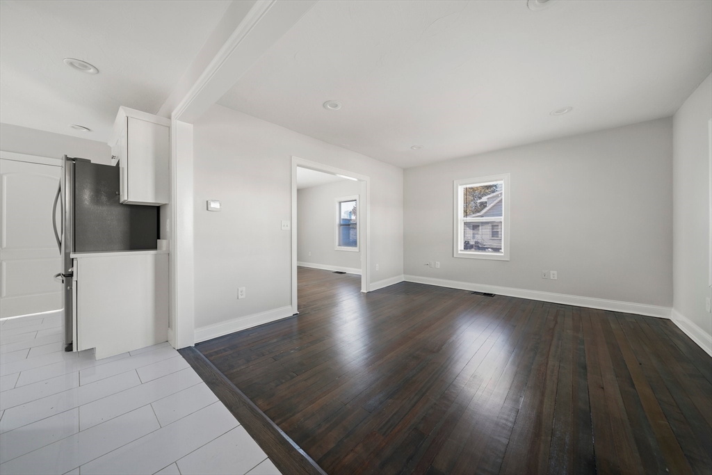 3 bed, 1 bath apartment for rent at 35 Phillips Ave, Stoughton — photo 6 of 24