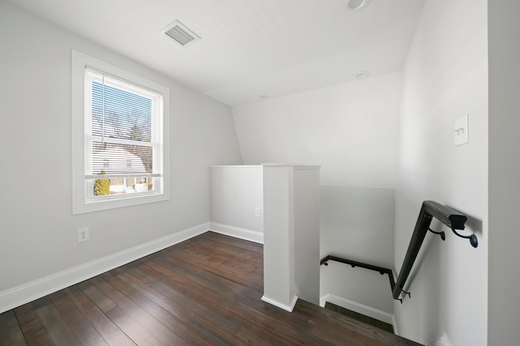 3 bed, 1 bath apartment for rent at 35 Phillips Ave, Stoughton — photo 19 of 24